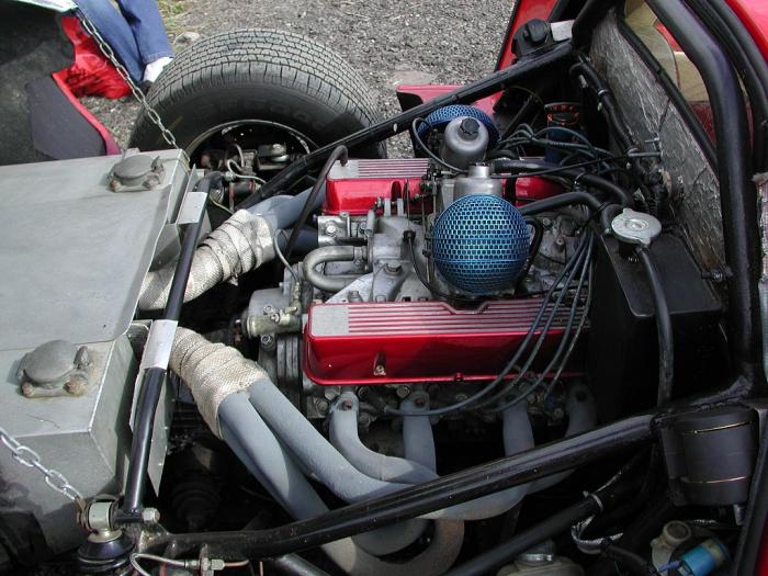 UVA - Montage M6 GTR. Rover V8/Renault transaxle
